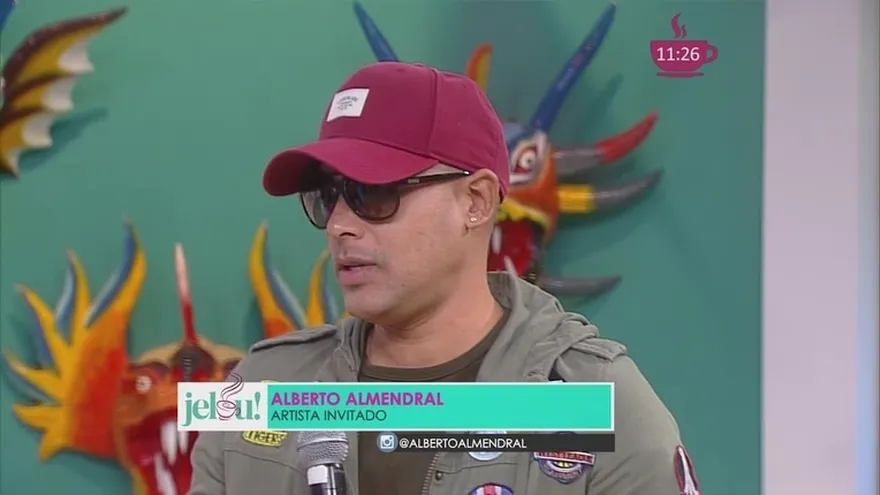 Alberto Almendral es nuestro artista invitado, promocionando su tema "Mía"