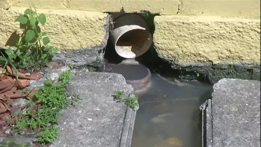 Residentes de Nuevo Arraiján desbordados por aguas servidas
