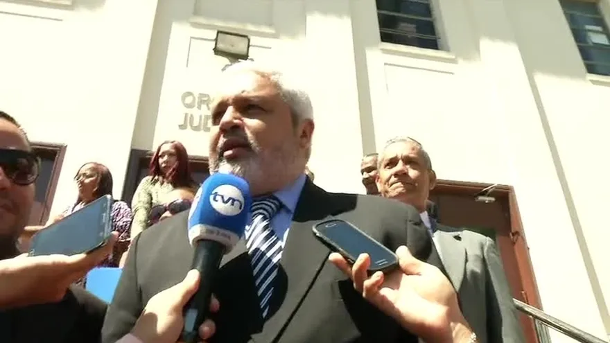 Descontento por suspensión de audiencia por caso de envenenamiento con dietilenglicol