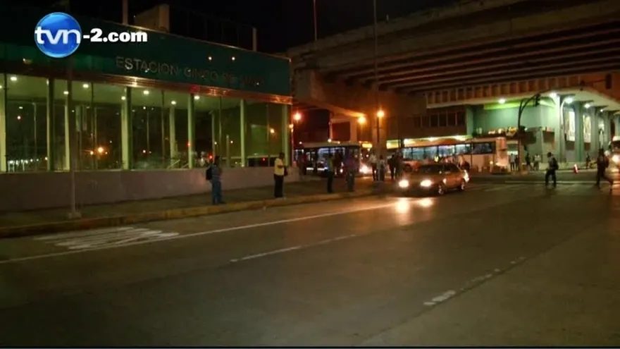 Vehículo de mantenimiento del Metro se daña y obstaculiza la vía