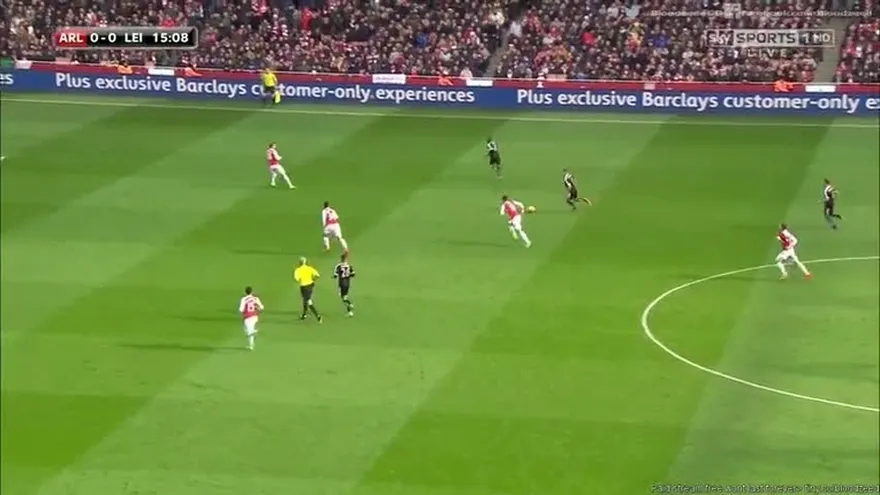 Arsenal detuvo al temible Leicester City venciéndolo 2-1