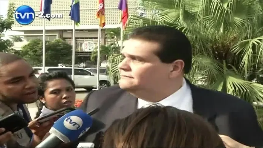 Gálvez: Medios quieren cogobernar