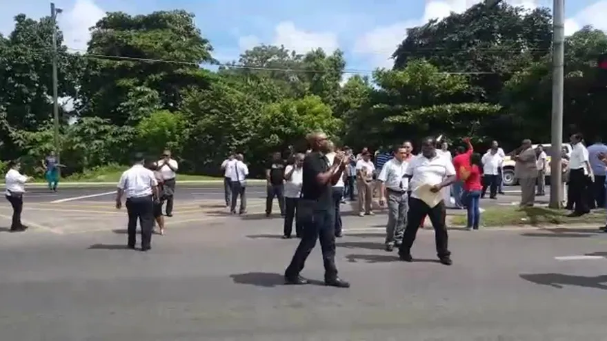 Transportistas protestan contra Uber este jueves