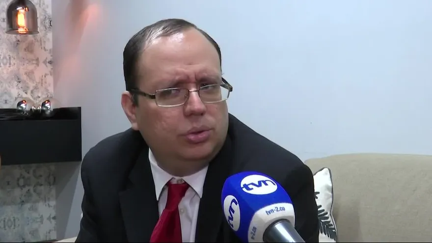 Castañeda reacciona tras su destitución