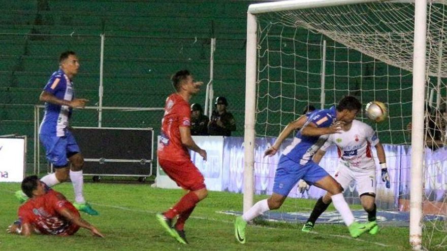 Blas Pérez regresó a Bolivia y jugó de titular con Blooming
