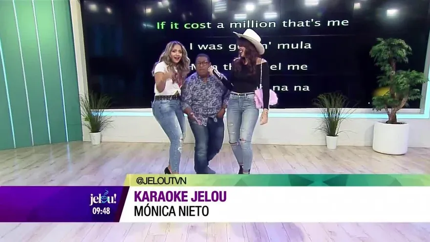 Karaoke Jelou con Mónica Nieto