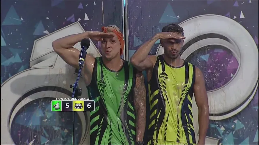 Llenos de pintura salieron los guerreros en complétalo