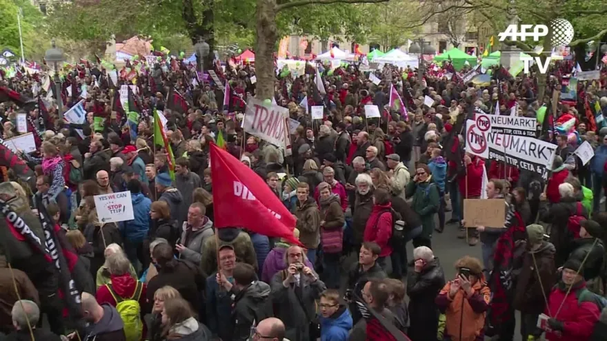 Alemania: Protestan opositores de pacto comercial transatlántico