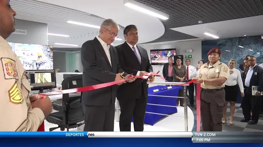 Carteristas son captados por las cámaras de video