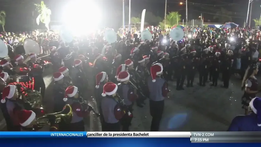 Realizan desfile navideño en medio de la selva