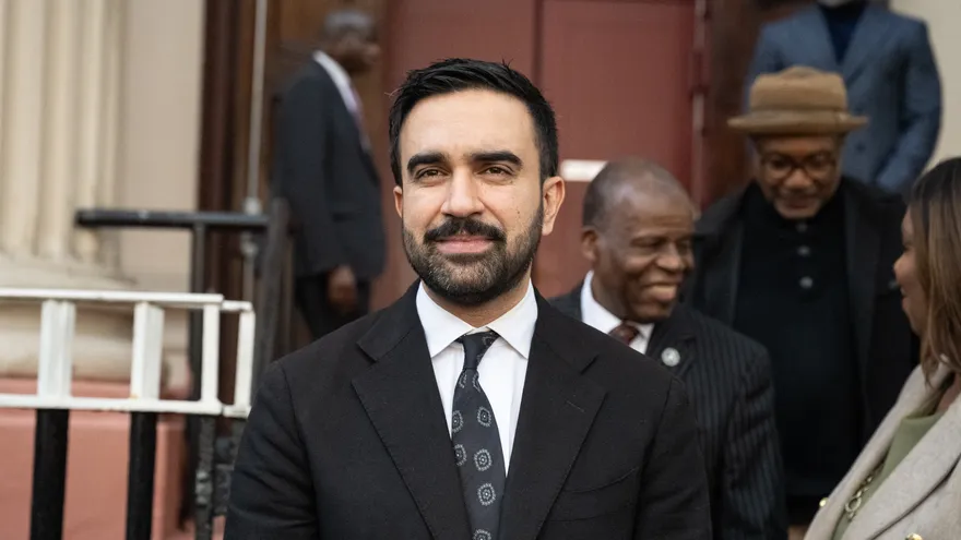 Zohran Mamdani lidera en dramática carrera por la alcaldía de Nueva York