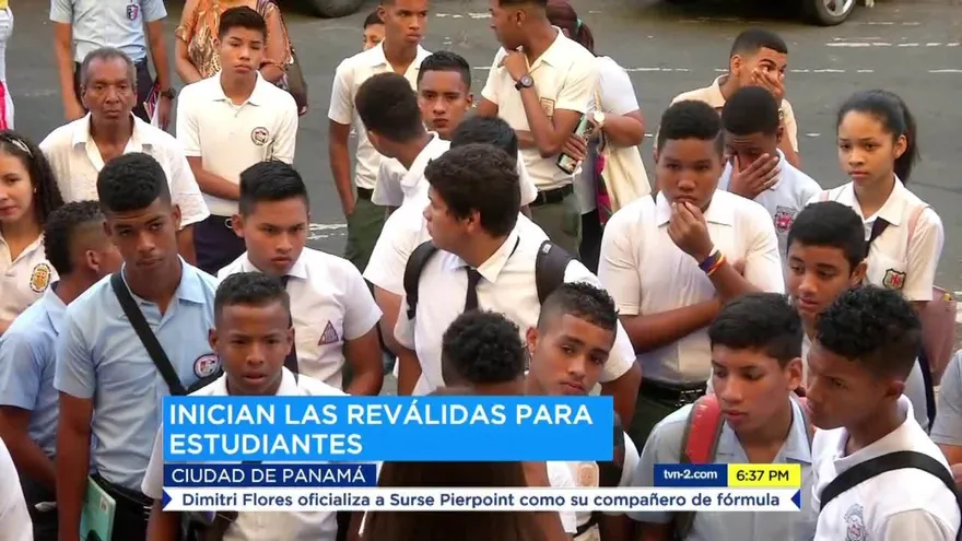 Unos 50 mil estudiantes reprobados inician clases