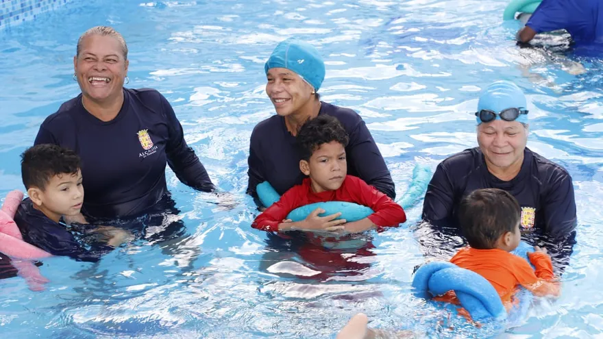 Elibeth Ceballos (izquierda) es una de las Héroes por Panamá 2022