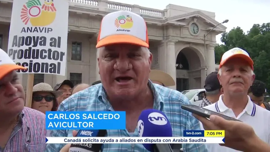 Productores se toman la Plaza 5 de Mayo