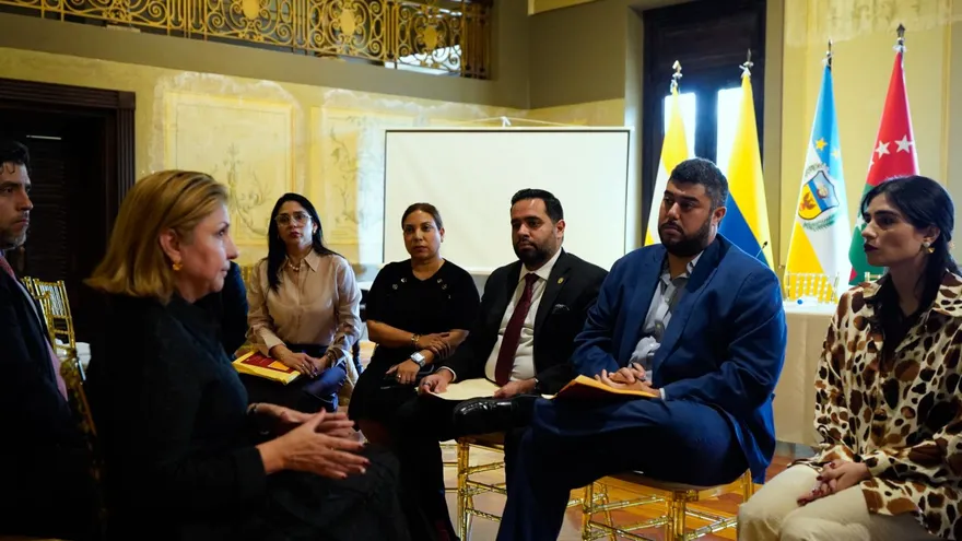 Ministra de Gobierno se reúne con concejales para fortalecer la justicia comunitaria