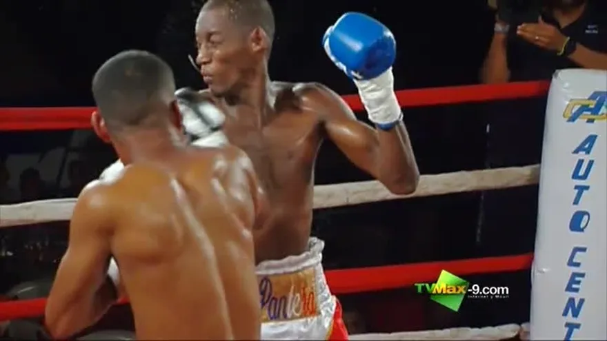 Walter Tello derrota a la Pantera D