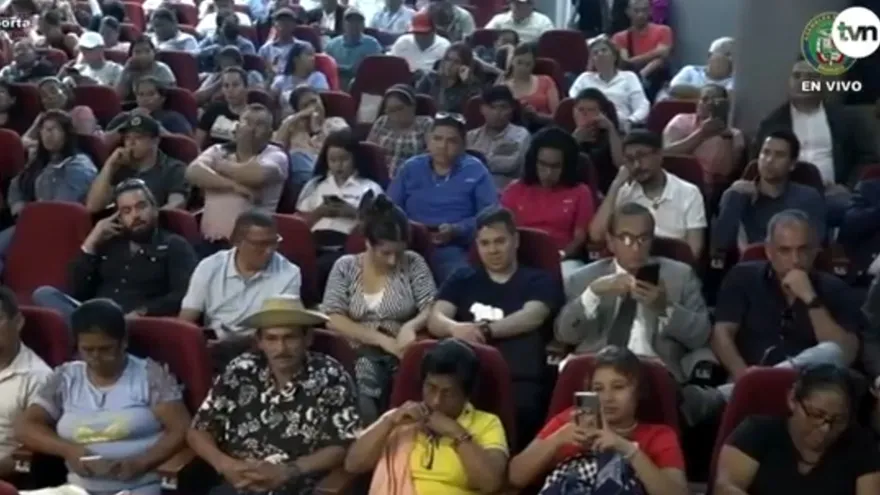 Continúa lista de participación en debate minero