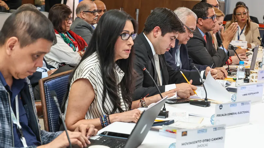 Comisión Nacional de Reformas Electorales.