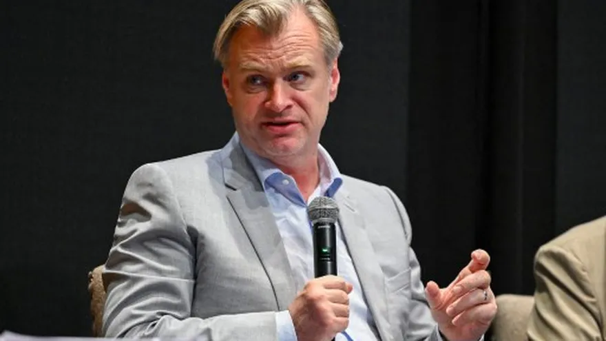 En total, las películas de Christopher Nolan han obtenido en la taquilla mundial casi 6 mil millones de dólares. Dos de ellas superaron la barrera de los mil millones de dólares en boletería: The Dark Knight (2008) y The Dark Knight Rises (2012)