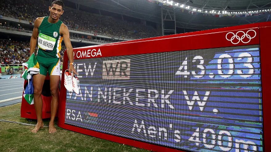 Oro y récord del mundo para sudafricano Wayde Van Niekerk en 400 metros
