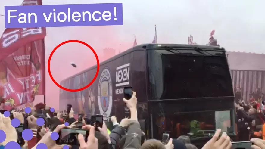 Fanáticos del Liverpool atacan bus del Mánchester City