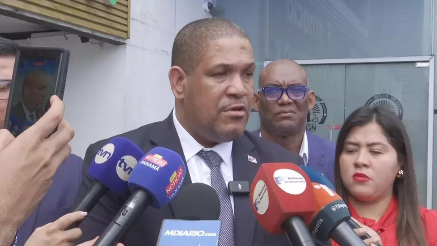 Carlos Godoy, director del Ifarhu anuncia que se sumó como querellante en la investigación que se le sigue a Bernardo Meneses.
