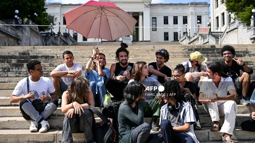 Universitarios en Cuba exigen mejores condiciones para educación a distancia