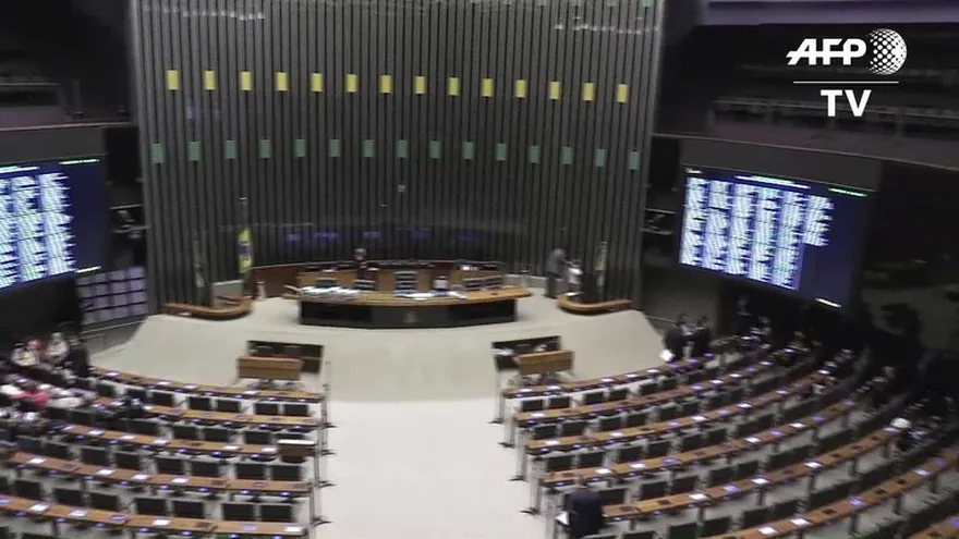 Congreso de Brasil abre debate sobre destitución de Rousseff