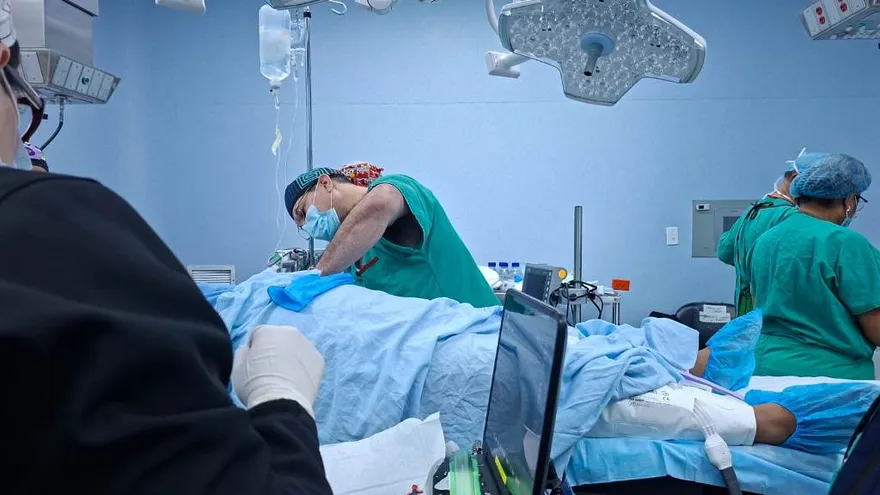 Paciente recibe primera videotoracoscopia uniportal en el Hospital Tzanetatos