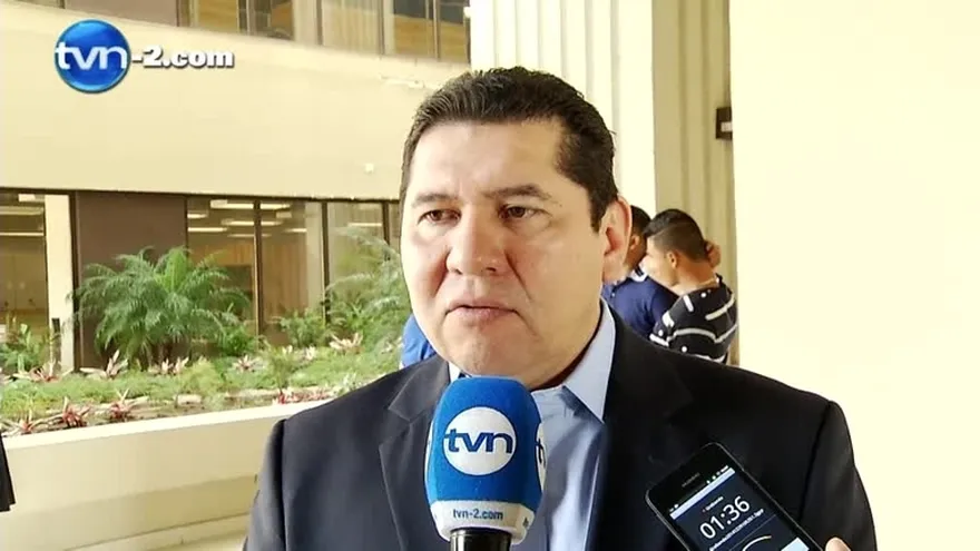 Opiniones encontradas por extensión de periodo a Valdés Escoffery