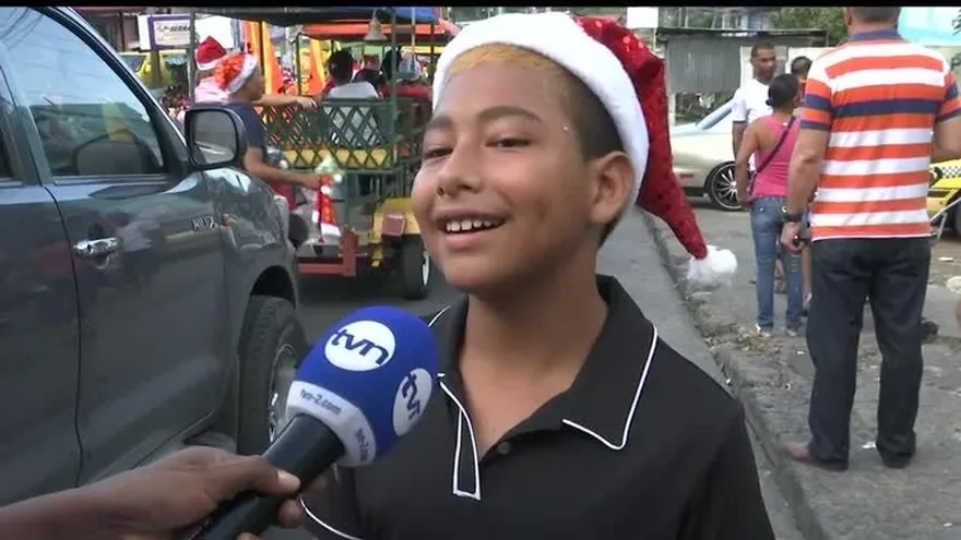 Panameños en desfile de Navidad de San Miguelito disfrutan de la actividad