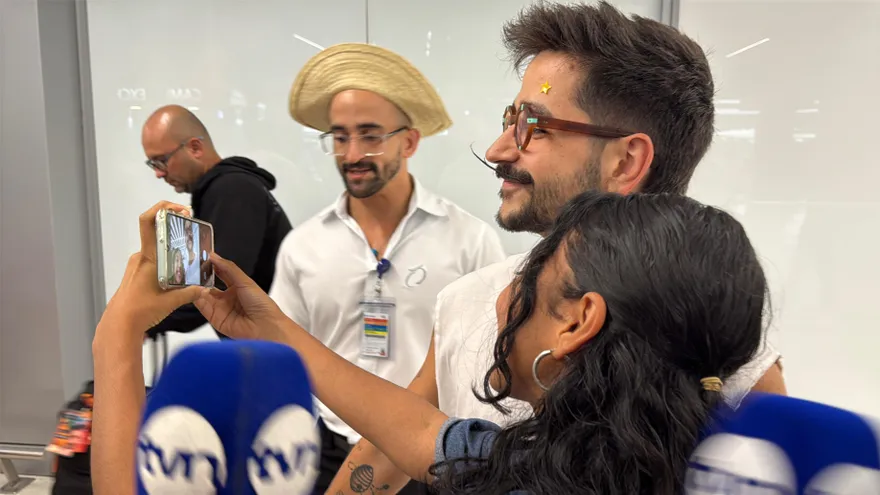 El cantante colombiano Camilo