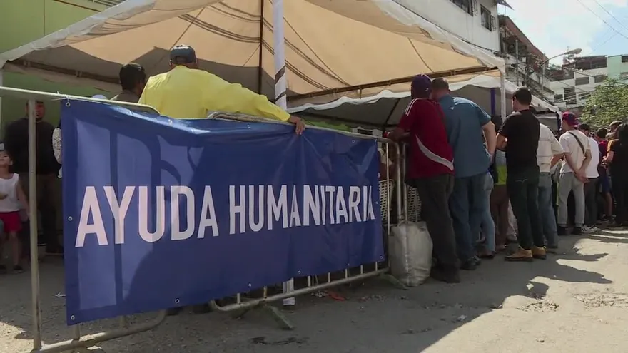Voluntarios se preparan para entrada de ayuda a Venezuela