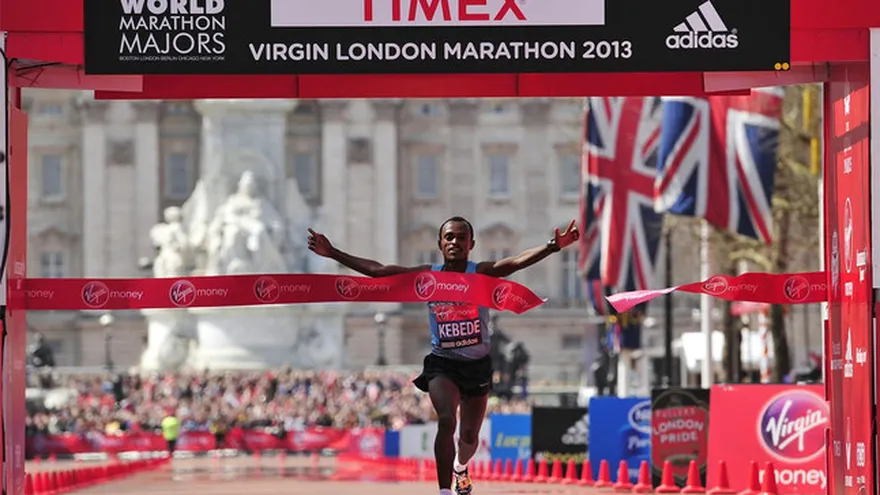 El maratón de Londres fue ganado por atletas con análisis dudosos
