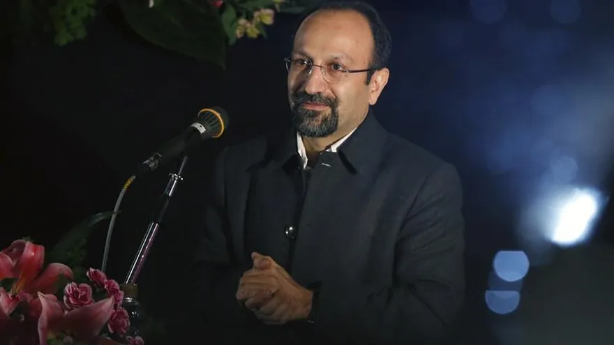 El director iraní de cine Asghar Farhadi pronuncia un discurso.