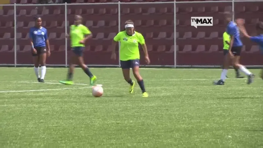 Inaugura campeonato de fútbol femenino