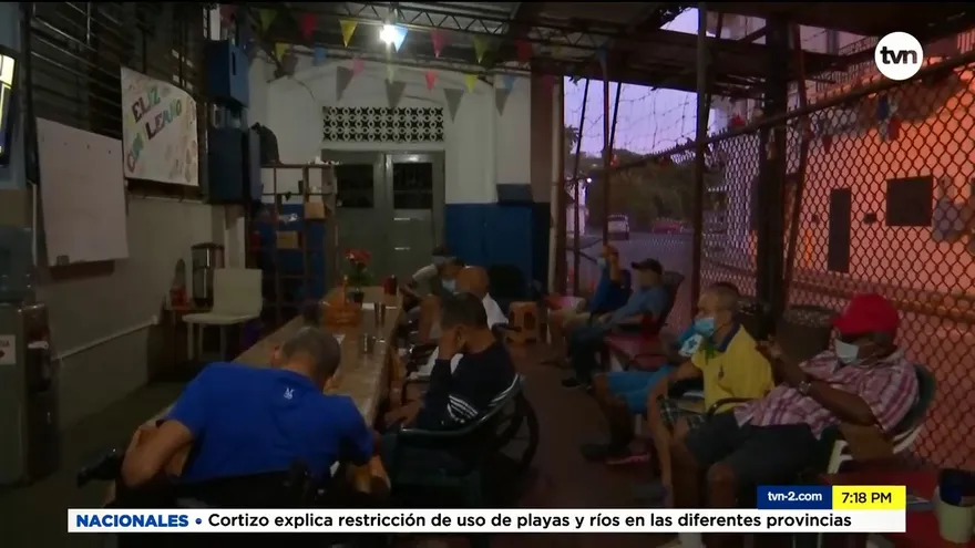 De las calles para el albergue