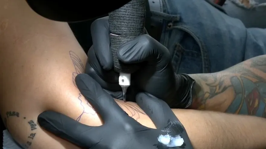 Aumenta interés de la ciudadanía por tatuarse