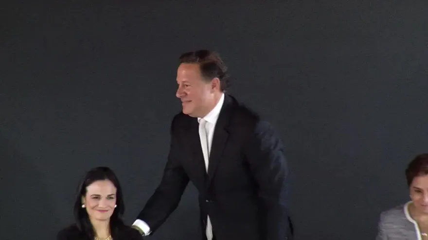 Panamá no retirará a embajador en Venezuela y Varela aboga por el diálogo