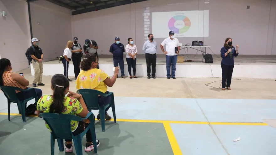 Capacitan a padres de familia en Bocas del Toro para la adecuada orientación y guía de sus hijos