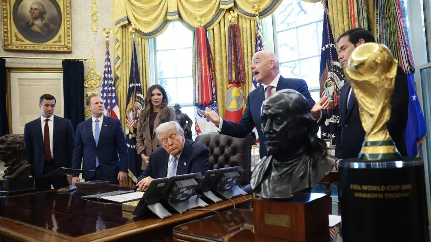 Donald Trump y Gianni Infantino