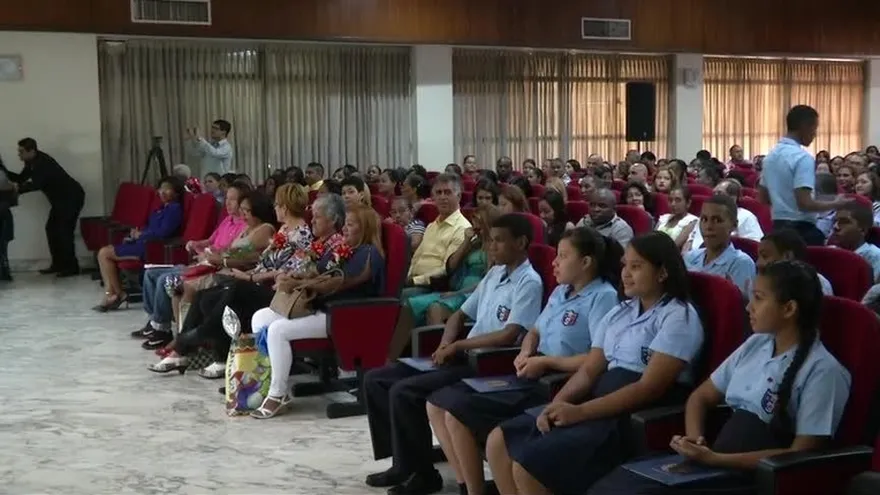 Analizan medidas para reducir fracasos escolares