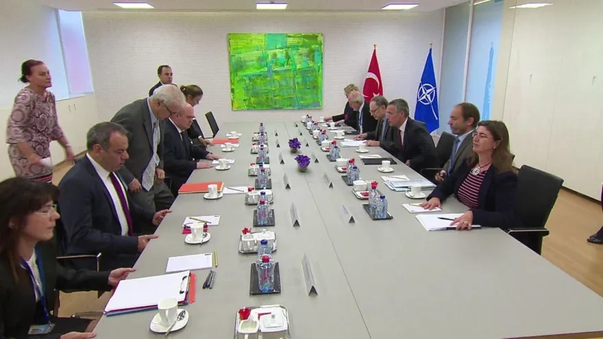 OTAN acusa a Rusia de violar espacio aéreo turco