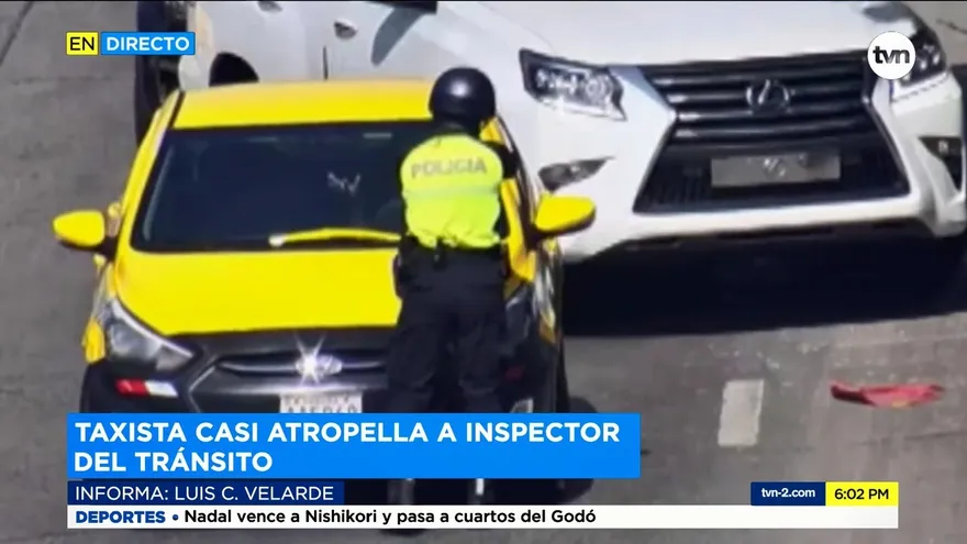Taxista casi atropella a miembro del Tránsito