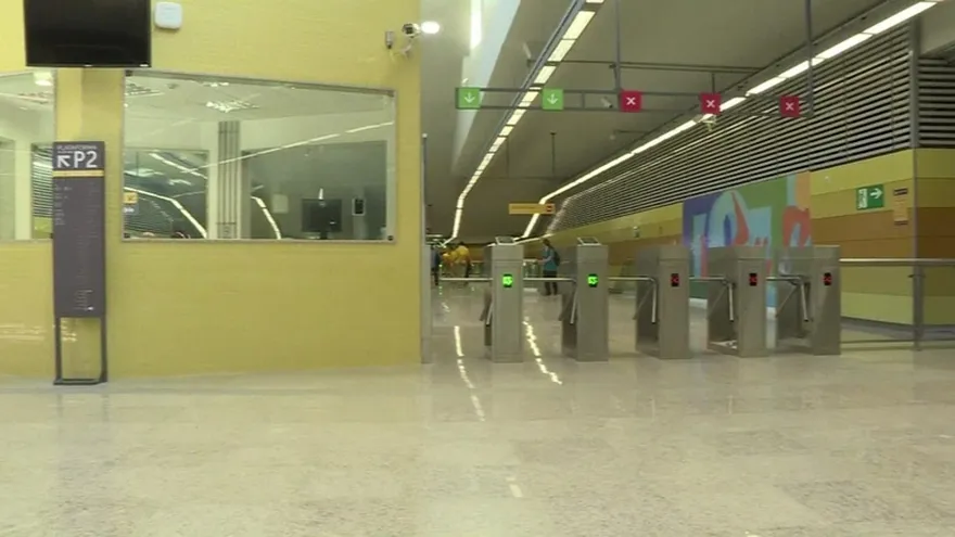 Abre nueva línea de metro en Río