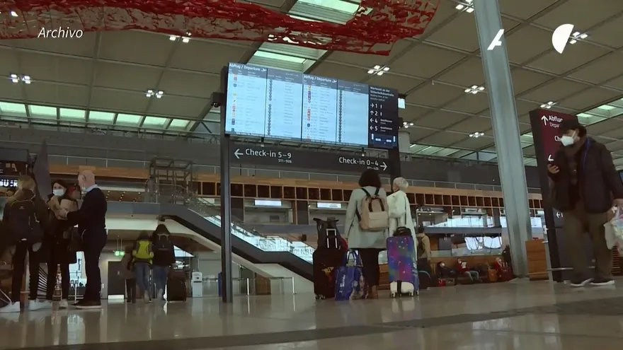 Comisión Europea propone a países de la UE aceptar viajeros vacunados de fuera del bloque