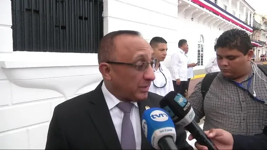 Alcibiades Vásquez, Ministro de Desarrollo Social