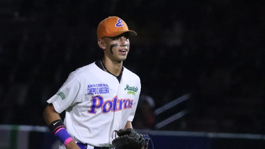 Pelotero del equipo juvenil de Panamá Este