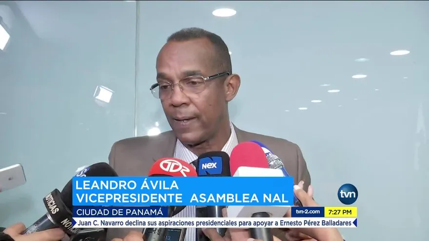 Diputado Ávila no responde a denuncia del Contralor