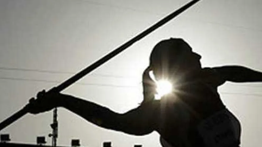 Jabalina mata a un juez en justa atlética en Alemania